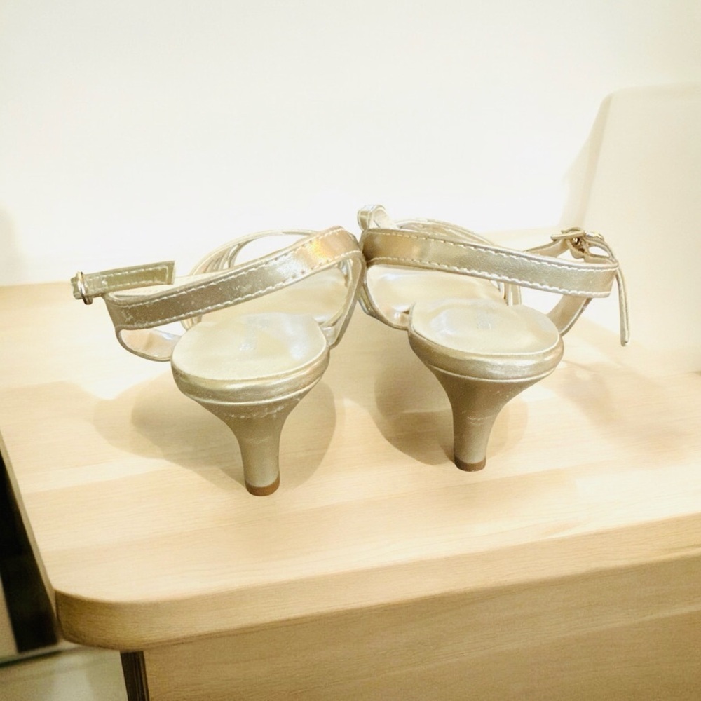 Touch Ups Metallic Gold Strappy Sandals - Picture 6 of 9